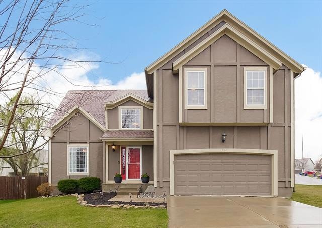 4902 Brownridge Dr, Shawnee, KS 66218 - photo 1