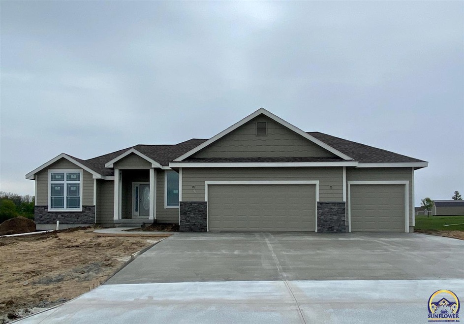 3321 SW 43rd St, Topeka, KS 66610 - photo 1