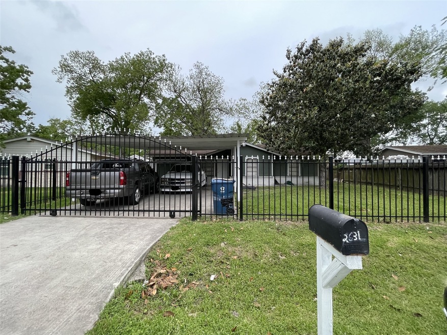 2631 Mooney Rd, Houston, TX 77093 - photo 1