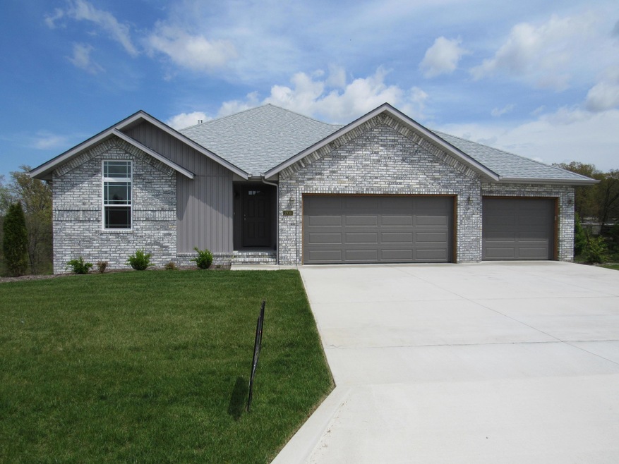 1930 Seabrook Dr, Nixa, MO 65714 - photo 1