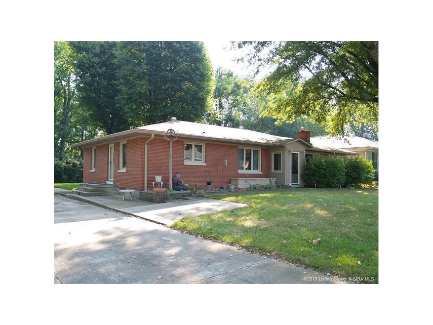 1758 Lynnwood Dr, New Albany, IN 47150 - photo 1