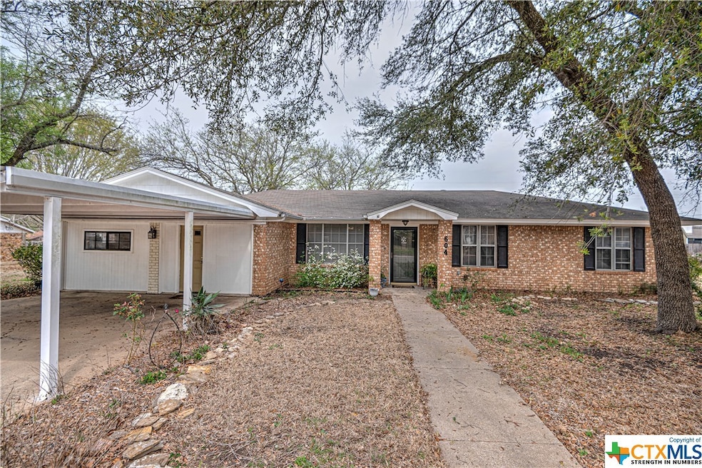 604 Elizabeth St, Troy, TX 76579 - photo 1