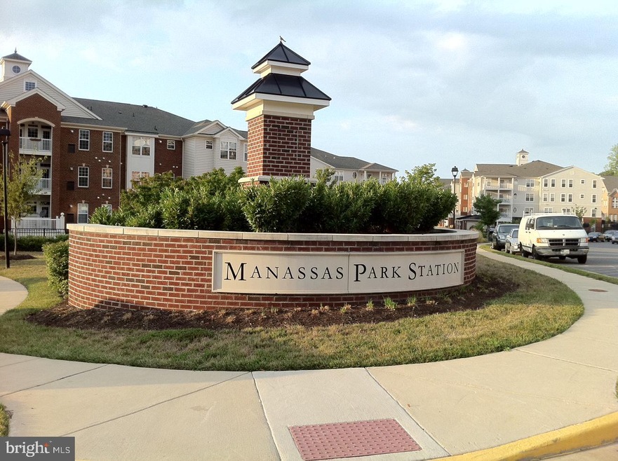 9710 Handerson Place unit 305, Manassas Park, VA 20111 - photo 1