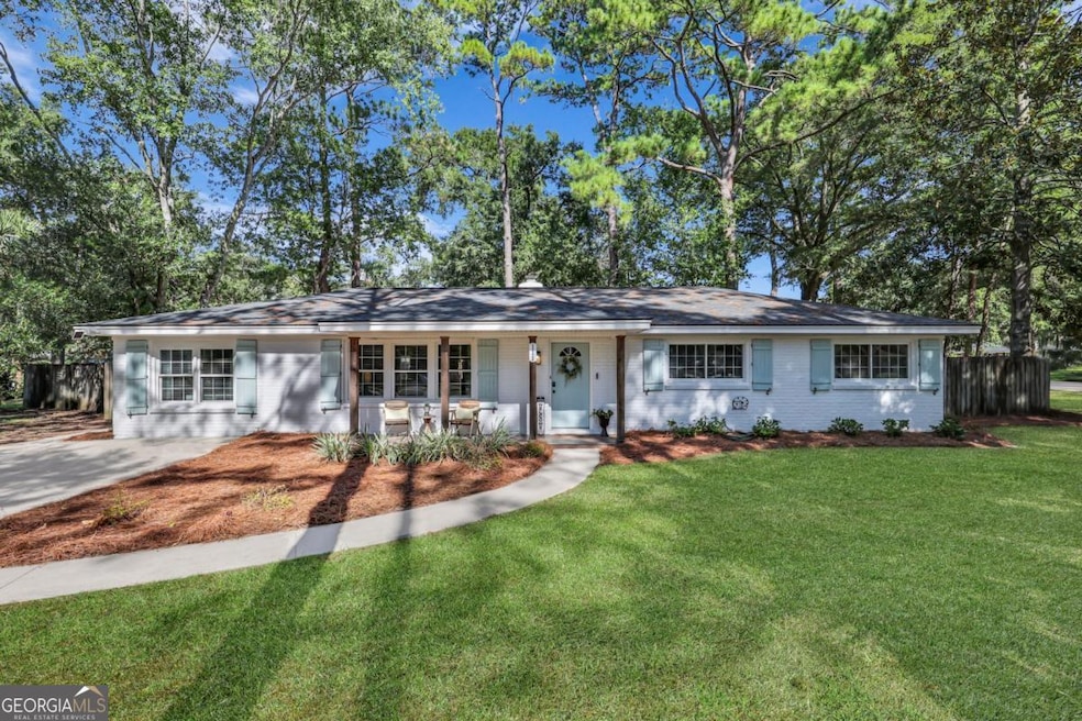 111 Carlton Rd, Savannah, GA 31410 - photo 1