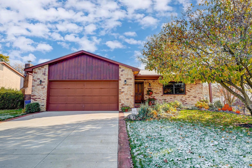 5928 Lisa St