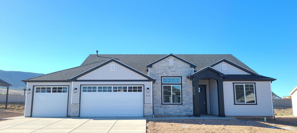 1034 E 4290 N