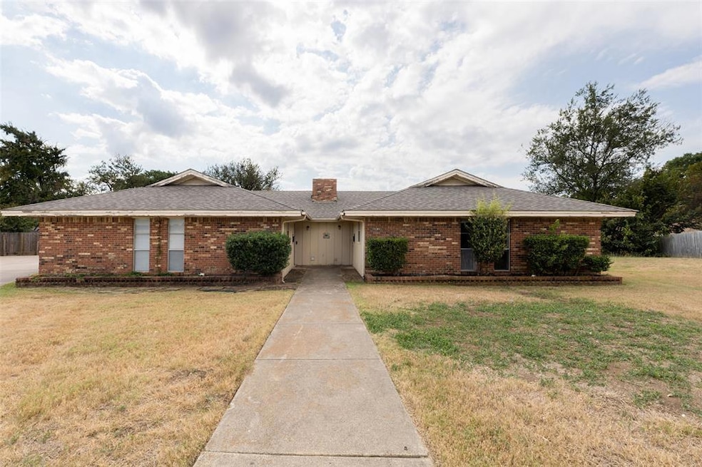 4013 Altamesa Blvd, Fort Worth, TX 76133 - photo 1
