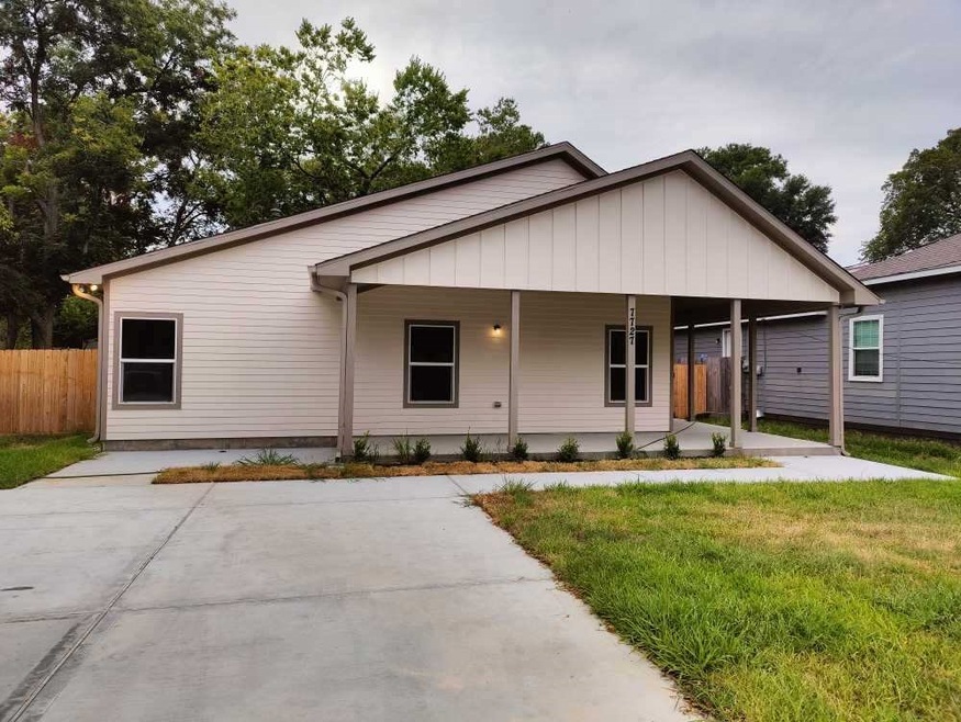 7727 Virgil St, Houston, TX 77088 - photo 1