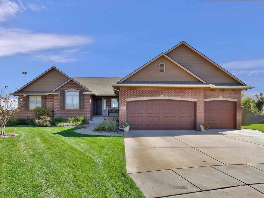 214 S Crocker Ct, Colwich, KS 67030 - photo 1