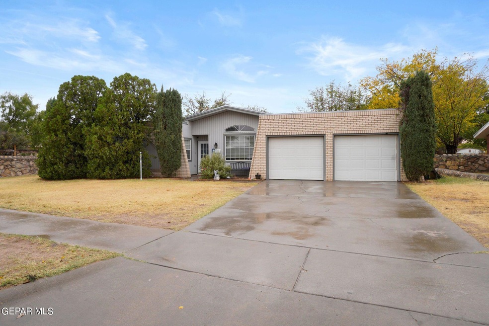 453 Loring Place, Horizon City, TX 79928 - photo 1