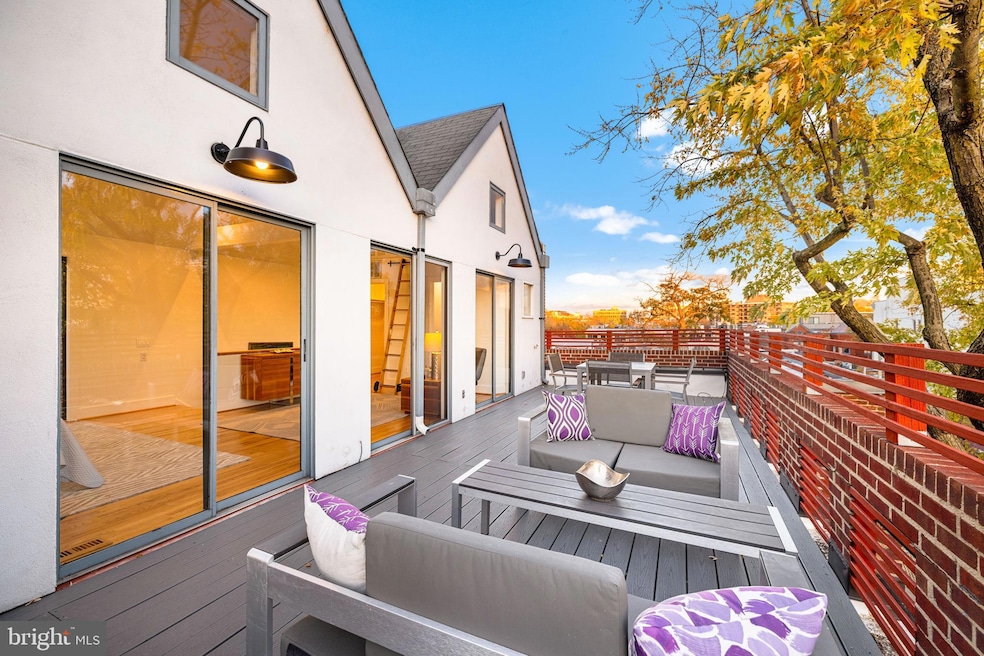 Pending $899,000 • Co-Listing Agent