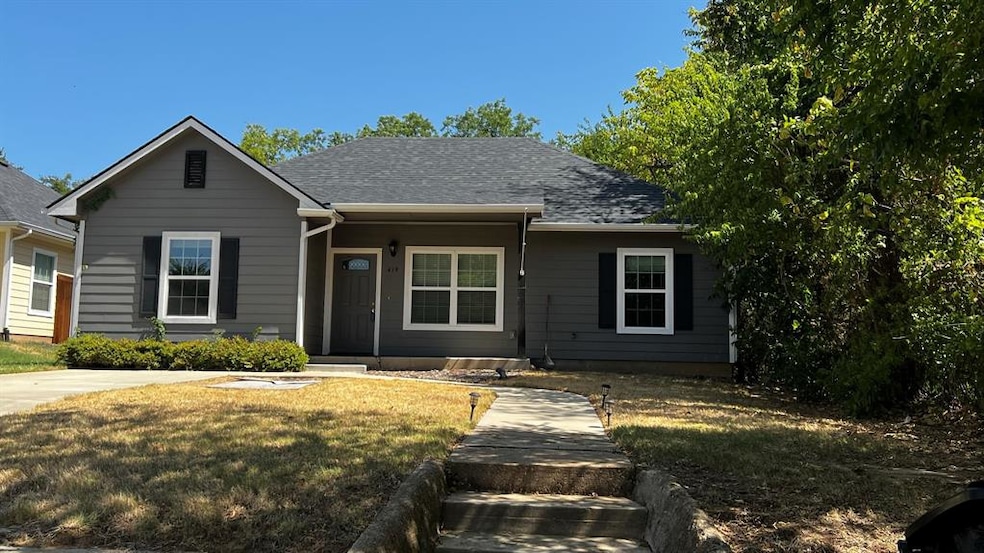 419 W Johnson St, Denison, TX 75020 - photo 1