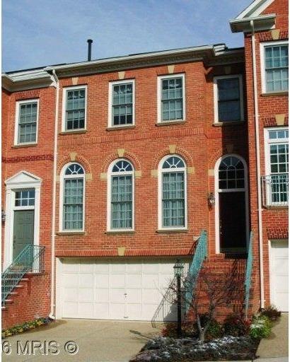 8022 Kidwell Ct, Vienna, VA 22182 - photo 1