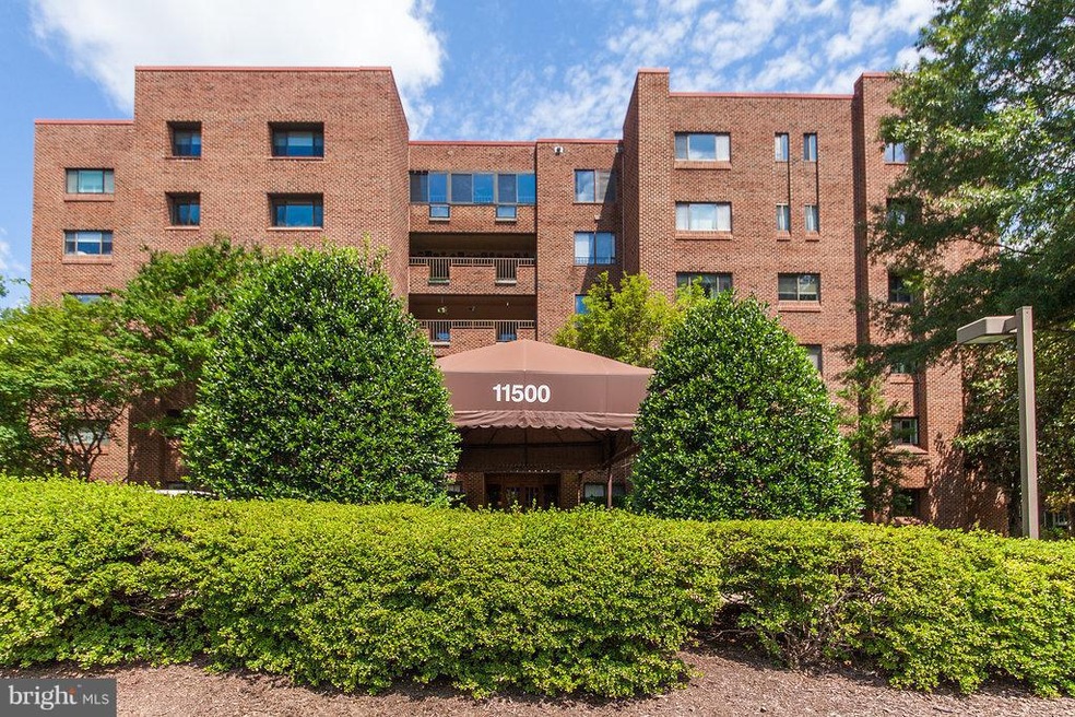 11500 Fairway Dr unit 607, Reston, VA 20190 - photo 1