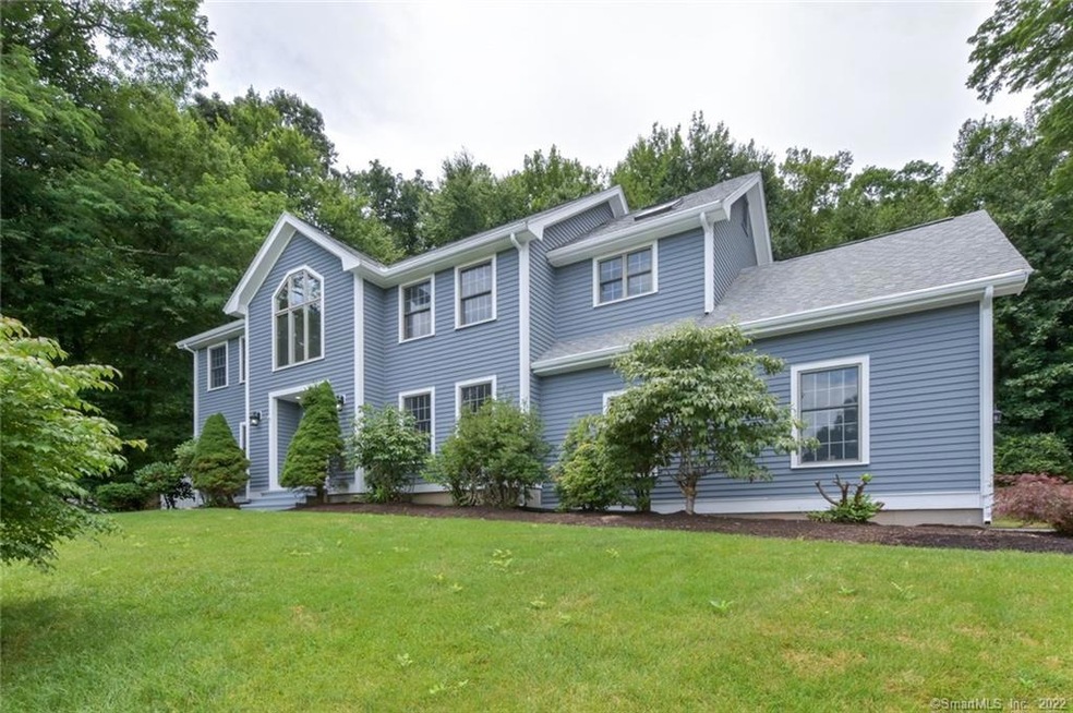 8 Cobblestone Rd, Unionville, CT 06085 - photo 1