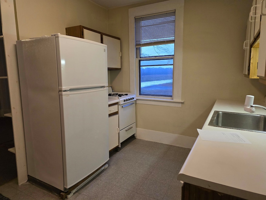 1010 U S 5, Springfield, VT 05156 - photo 1