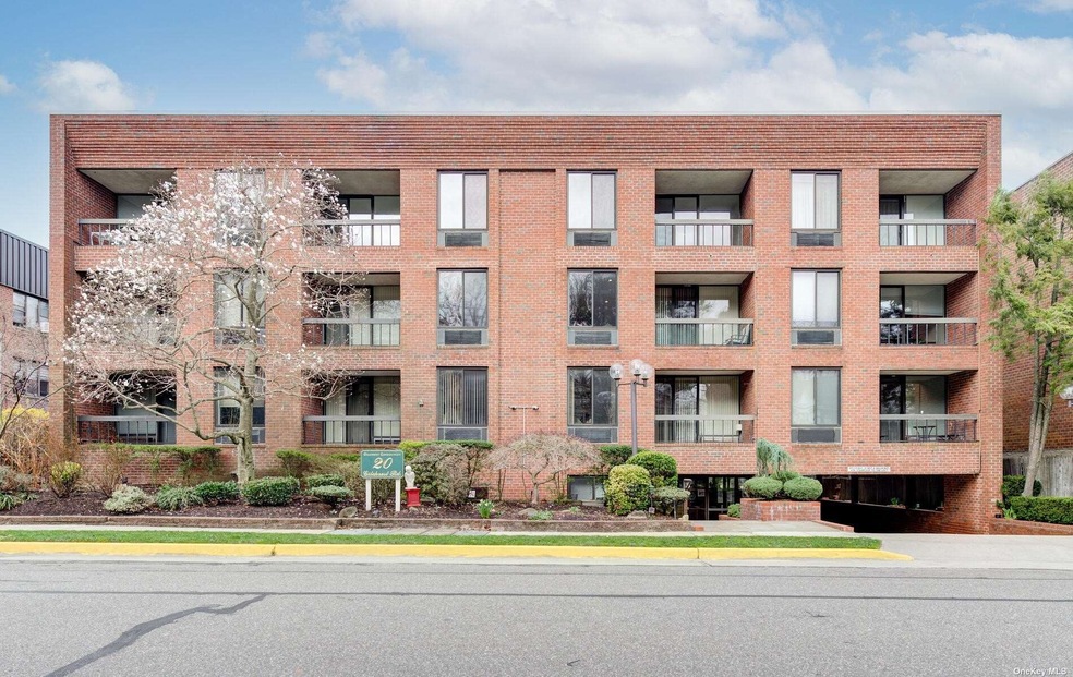 20 Gilchrest Rd unit 1E, Great Neck, NY 11021 - photo 1