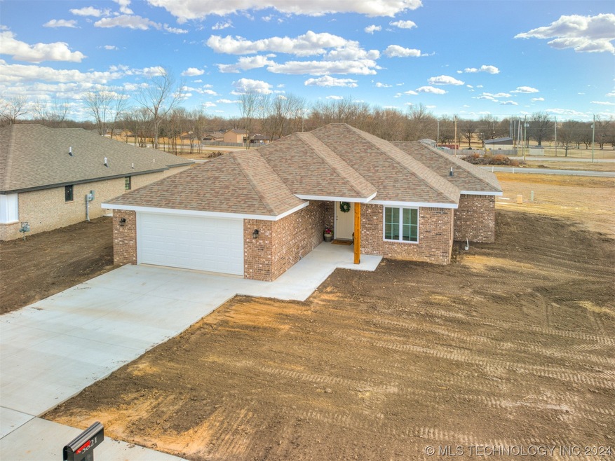 5821 Coldspring Ln, Bartlesville, OK 74006 - photo 1