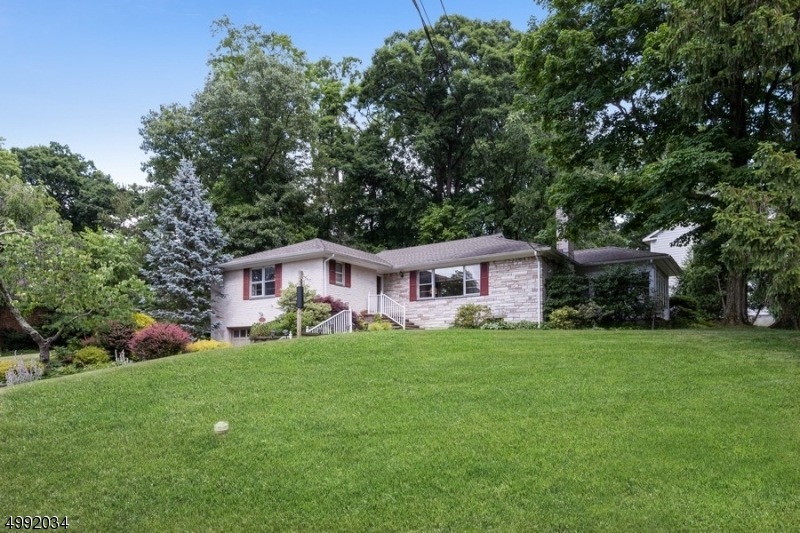 20 Woodfern Rd, Summit, NJ 07901 - photo 1