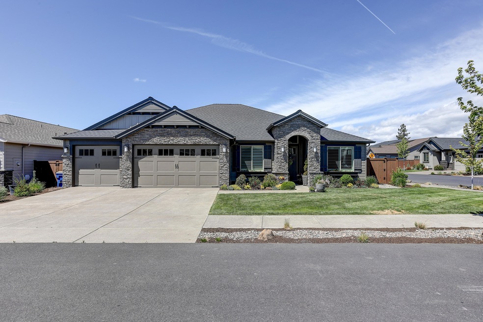 2-61055 Southeast Stari Most Loop MLS-49
