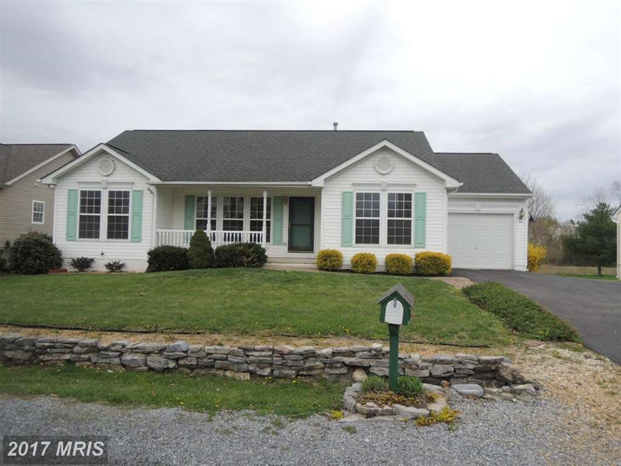 258 Hook Dr, Martinsburg, WV 25405 - photo 1