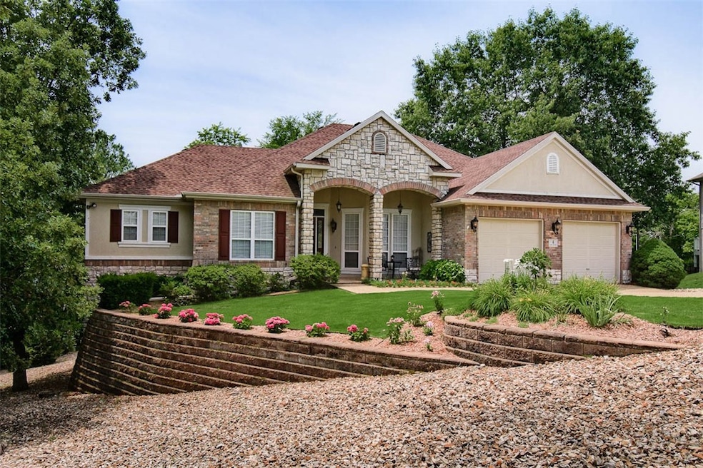 4 Country Club Cir, Bella Vista, AR 72715 - photo 1