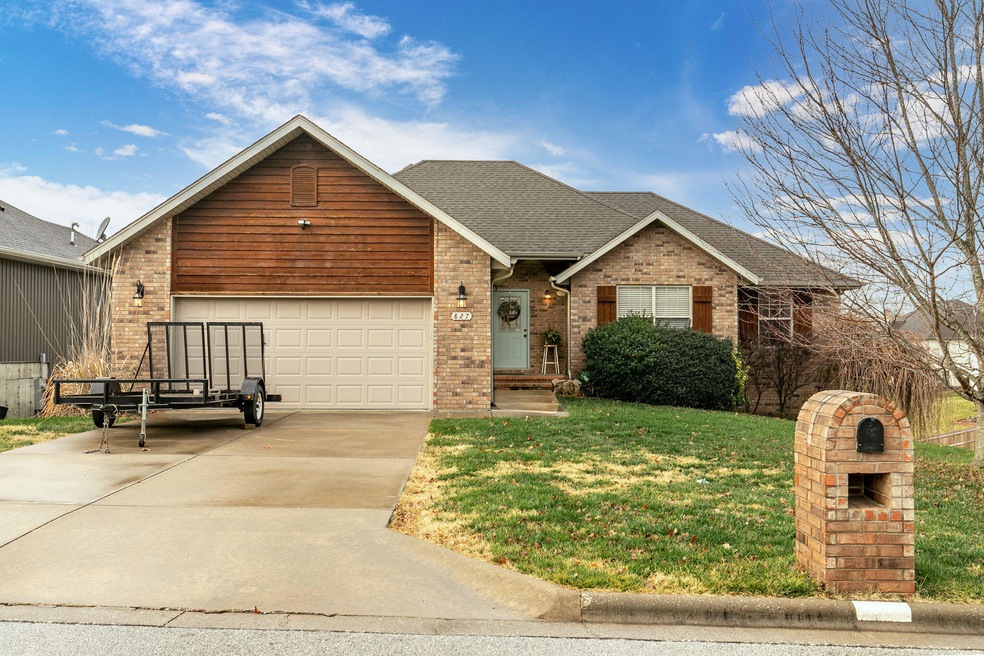 827 S Cobble Creek Blvd, Nixa, MO 65714 - photo 1