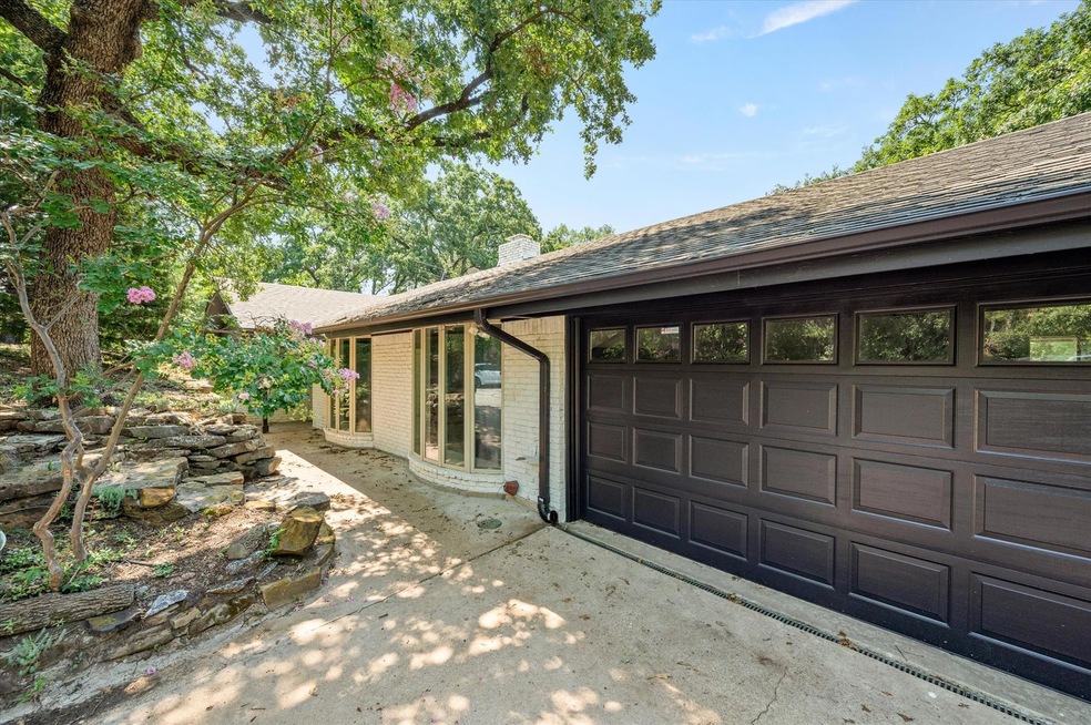 716 Hurst Dr, Bedford, TX 76022 - photo 1