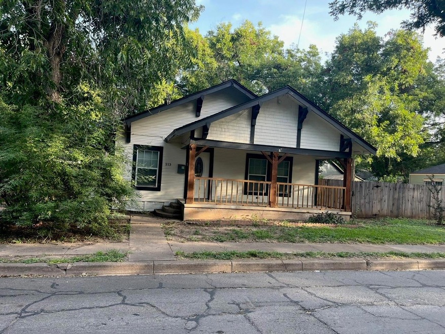 213 W Willingham St, Cleburne, TX 76033 - photo 1