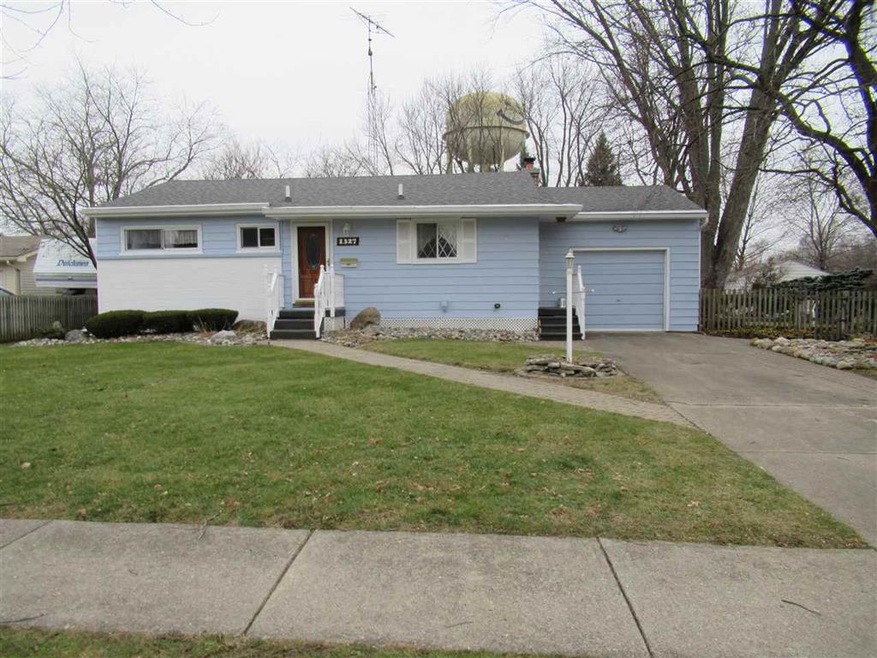 1327 Kapp Ct, Flushing, MI 48433 - photo 1