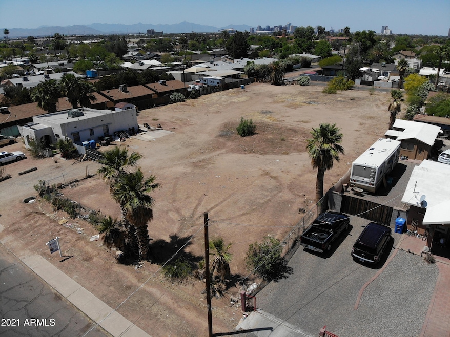 2110 N 26th Place, Phoenix, AZ 85008 - photo 1