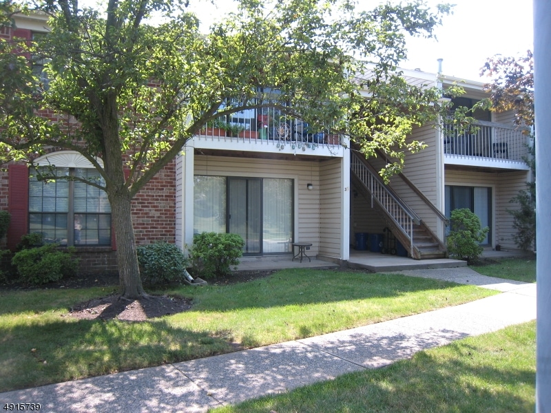 36 Crabapple Ln, Franklin Park, NJ 08823 - photo 1