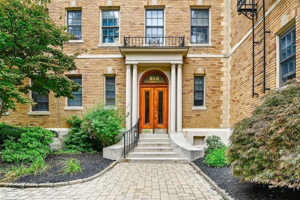 856 Massachusetts Ave unit 10, Cambridge, MA 02139 - photo 1