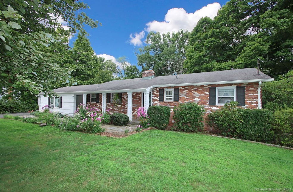 Welcome to 8 Winslow Road!