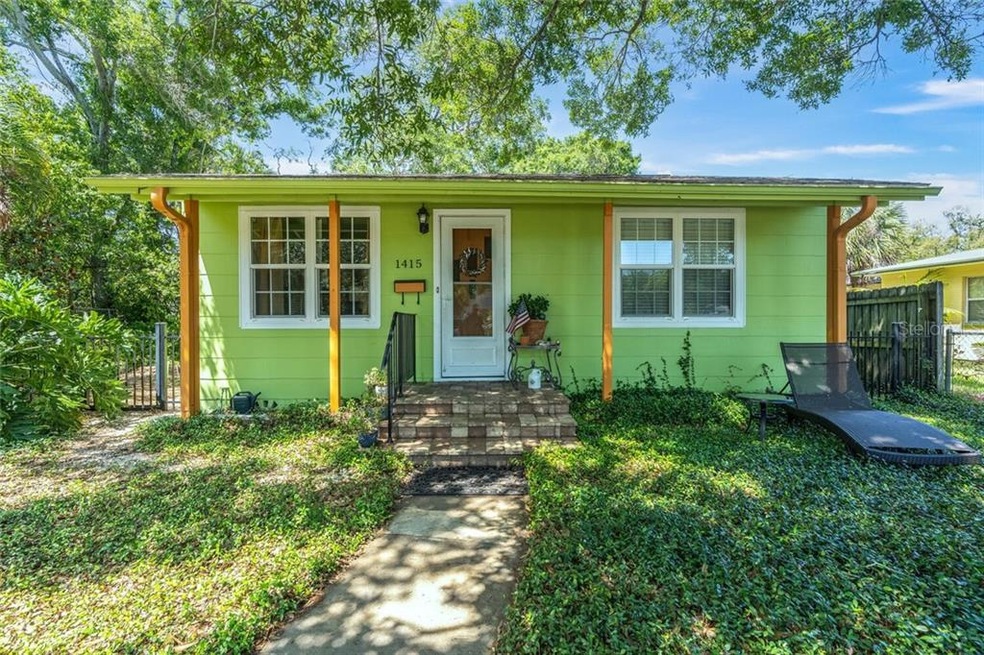 Very inviting curb appeal!