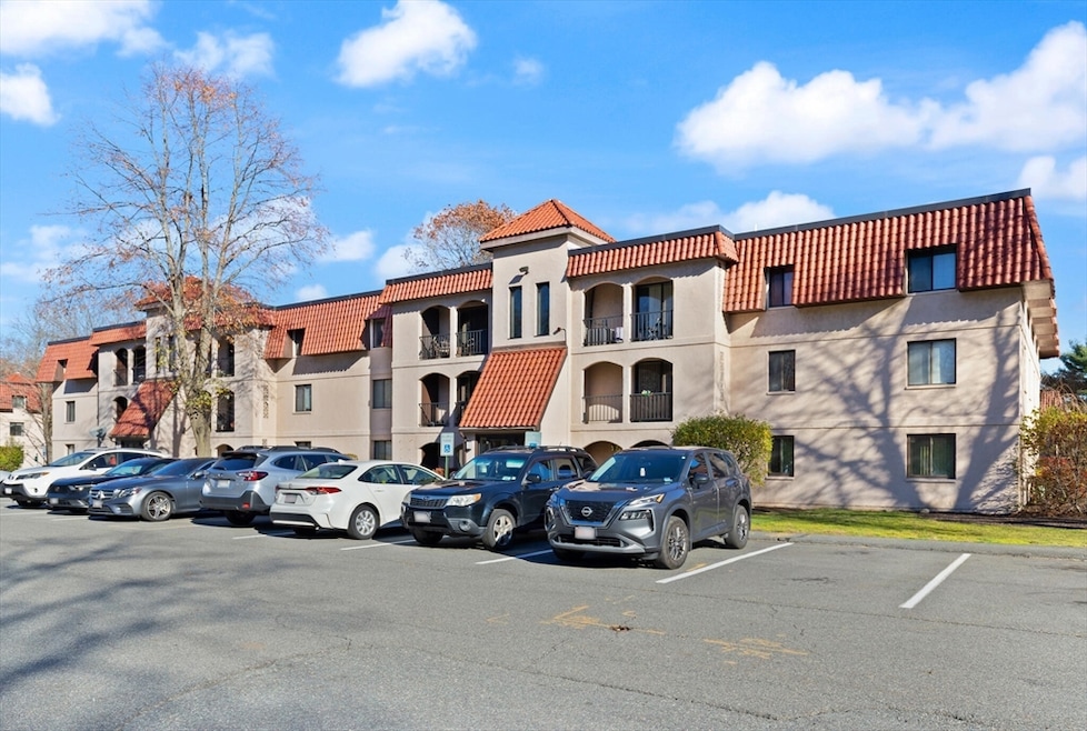 685 Oak St unit 139, Brockton, MA 02301 - photo 1