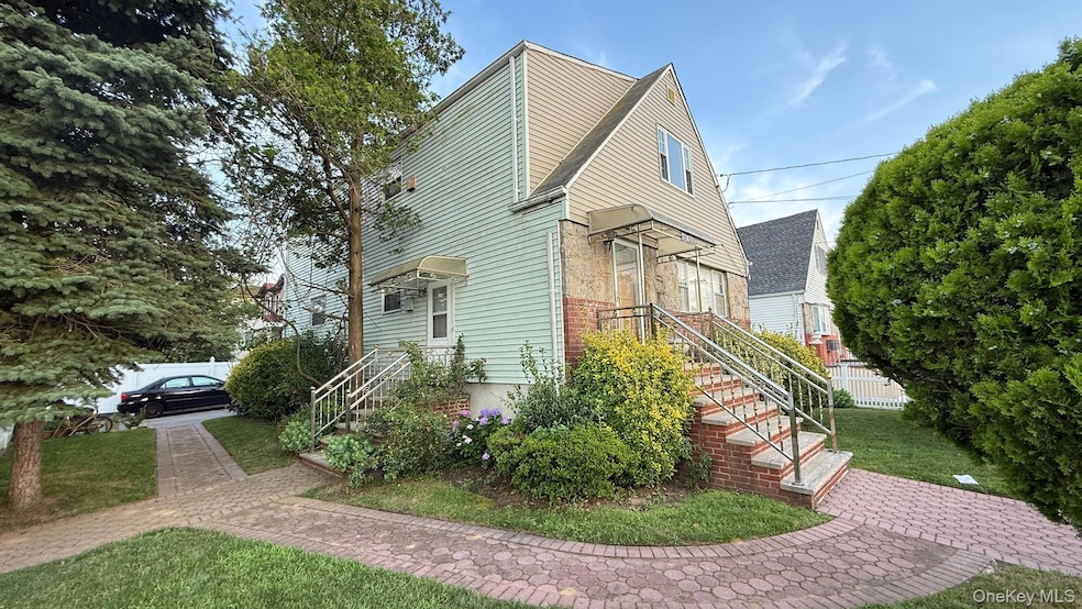 For Sale $900,000 • Co-Listing Agent