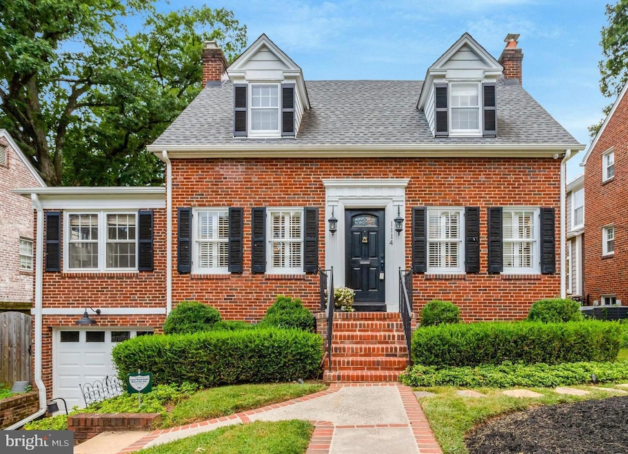 1114 N Harrison St, Arlington, VA 22205 - photo 1