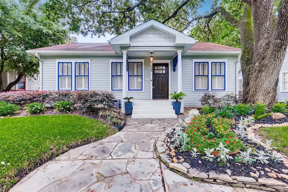 724 W Temple St, Houston, TX 77009 - photo 1