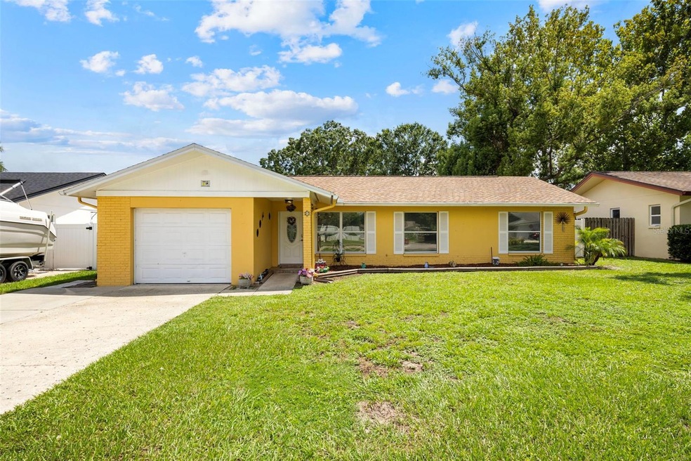 712 Gateway Ln, Tampa, FL 33613 - photo 1