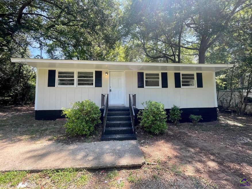 4414 Pharr Ave, Macon, GA 31204 - photo 1