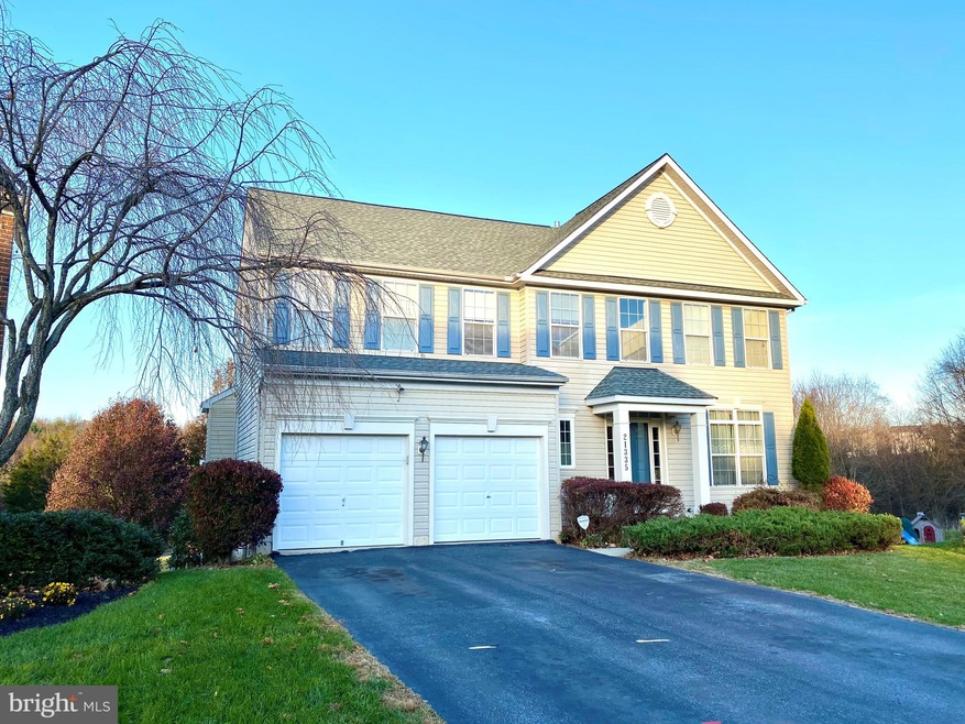 21335 Village Green Cir, Germantown, MD 20876 - photo 1