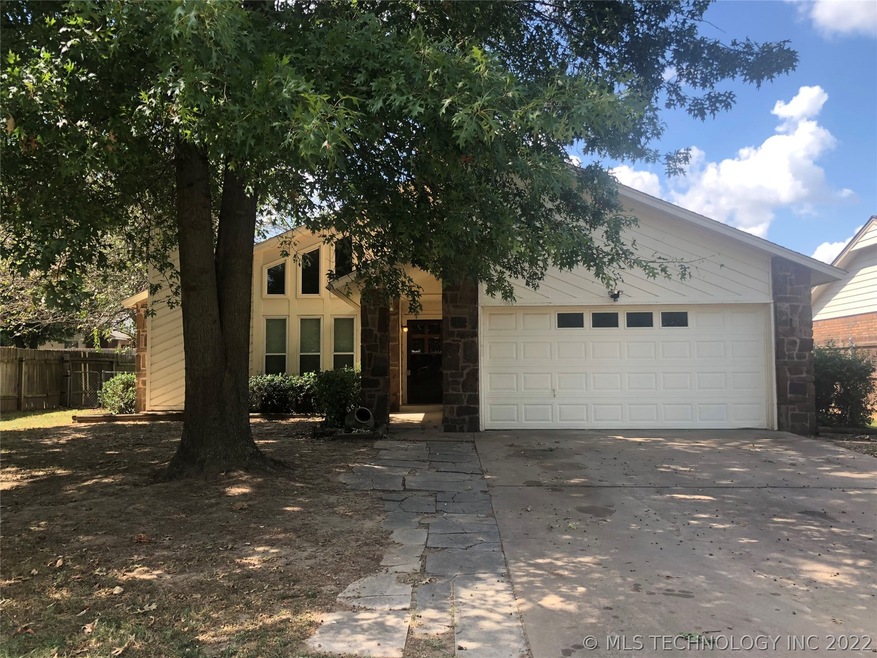 13942 S Poplar Place, Glenpool, OK 74033 - photo 1