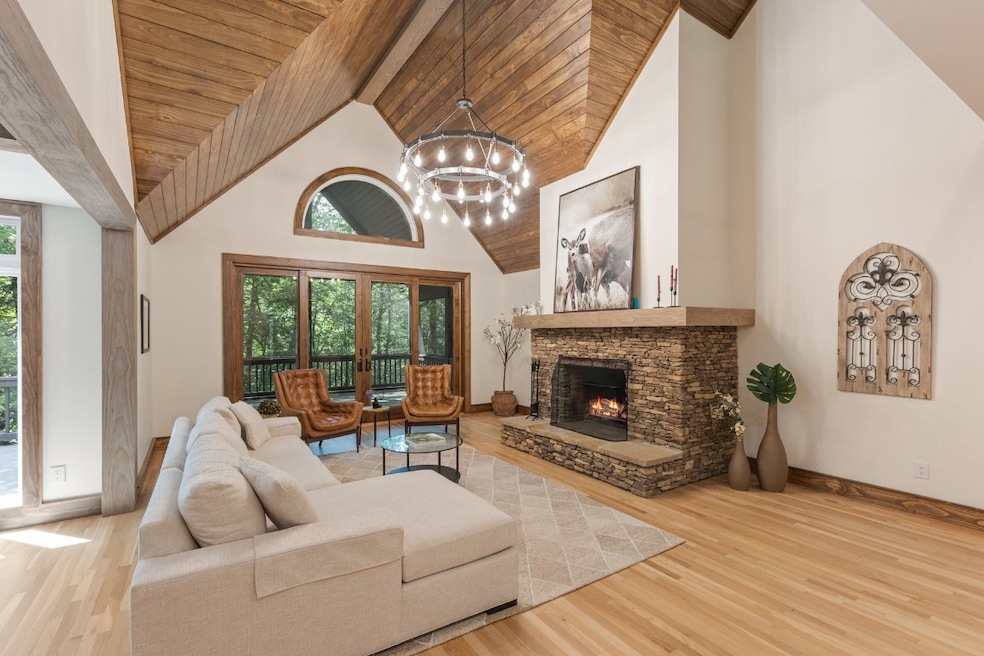 For Sale $2,550,000 • Co-Listing Agent