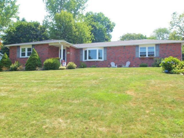107 Maple St, Macungie, PA 18062 - photo 1