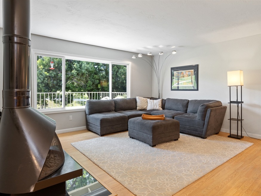 7525 Jerez Ct unit B, Carlsbad, CA 92009 - photo 1