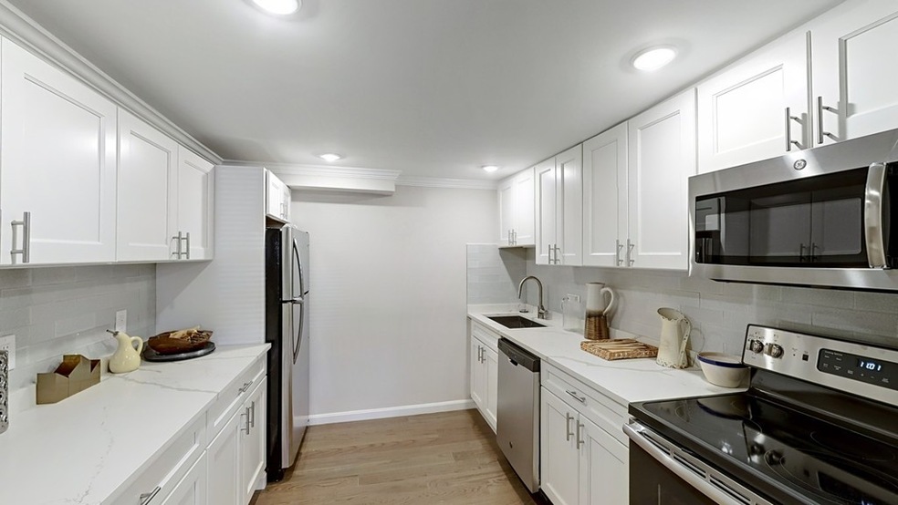 71 Oxford Ave unit C, Cambridge, MA 02138 - photo 1