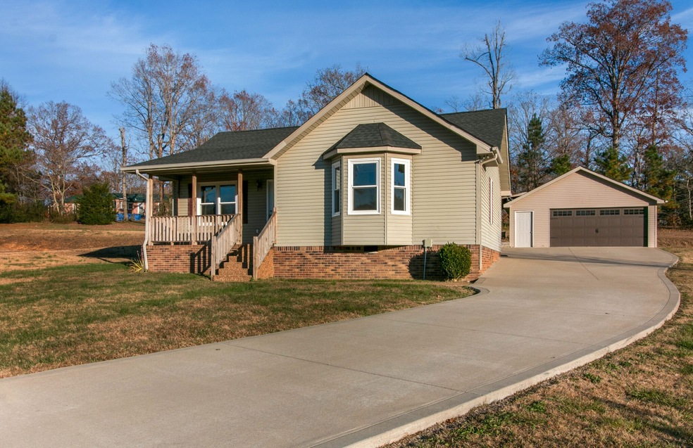 315 Sara Acres Dr, Tennessee Ridge, TN 37178 - photo 1