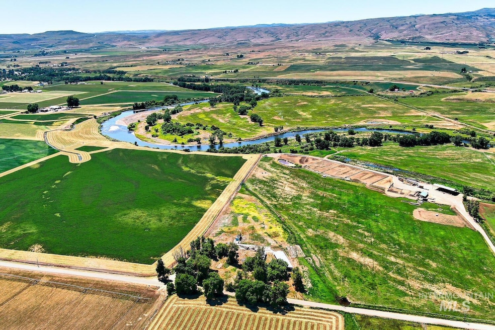 2327 Snapp Ln, Midvale, ID 83645 - photo 1