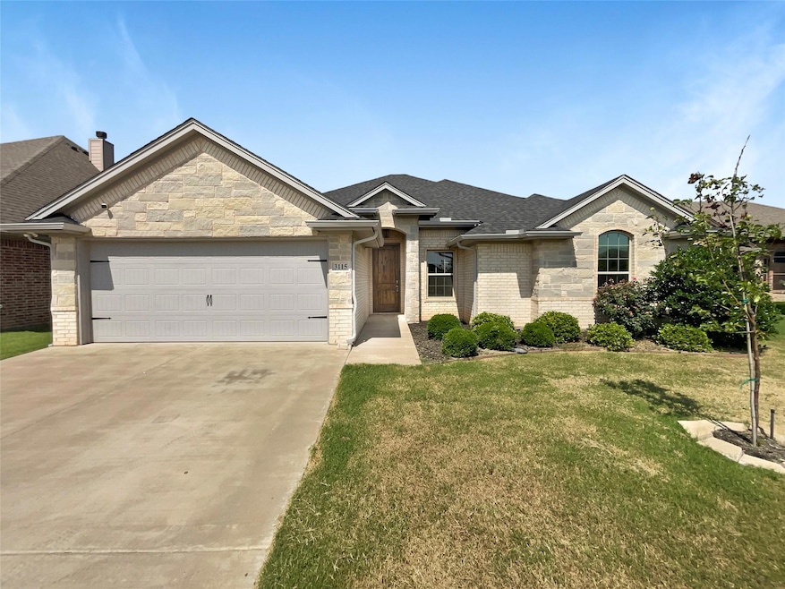 3115 Main St, Granbury, TX 76049 - photo 1